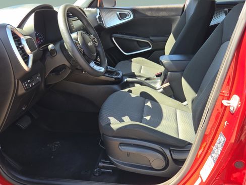 Used 2022 Kia Soul LX w/ Technology Package image 10