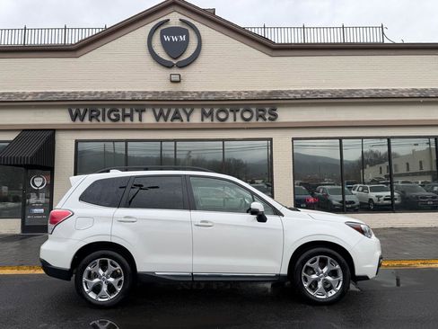 Used 2018 Subaru Forester 2.5i Touring w/ Popular Package #3B image 2