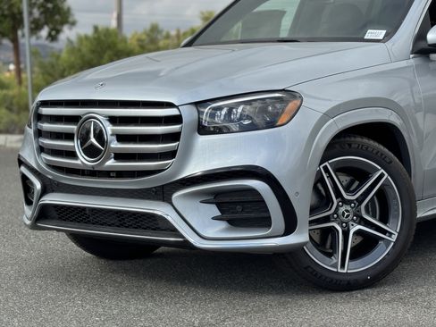 New 2025 Mercedes-Benz GLS 450 4MATIC image 3