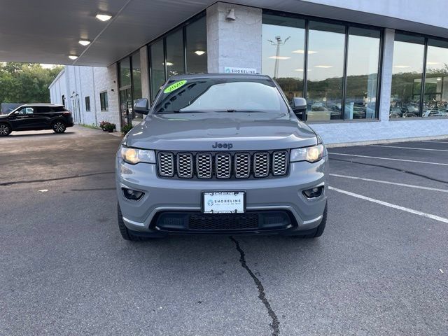 Used 2020 Jeep Grand Cherokee Altitude AWD/4WD image 2