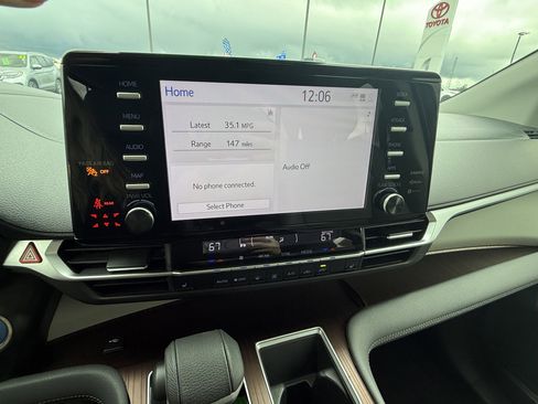 Certified 2023 Toyota Sienna XLE FWD image 12