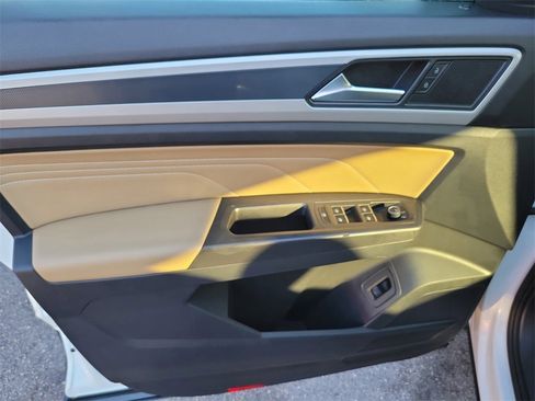 Used 2023 Volkswagen Atlas Cross Sport SE image 15