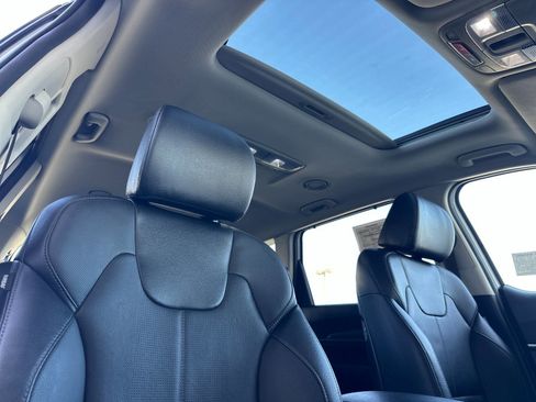 Used 2023 Kia Telluride EX image 17