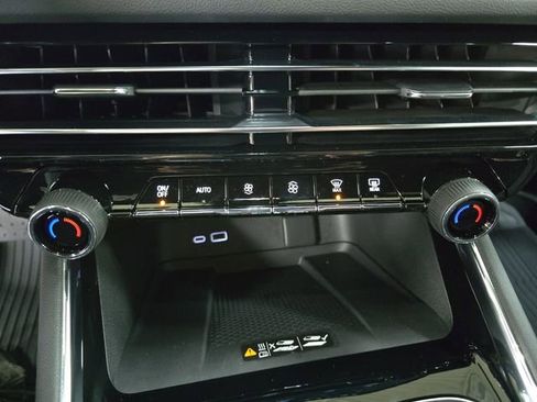 New 2026 Chevrolet Traverse RS w/ LPO, Floor Liner Package image 23