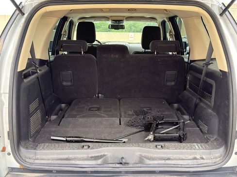 Used 2010 Ford Explorer XLT RWD image 9