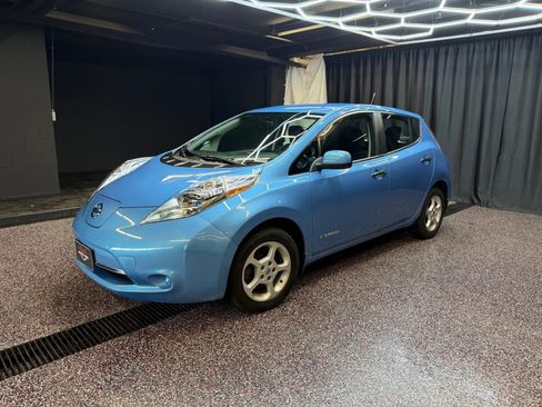 Used 2014 Nissan Leaf SV image 3
