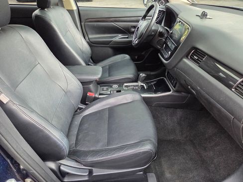 Used 2017 Mitsubishi Outlander SEL image 19