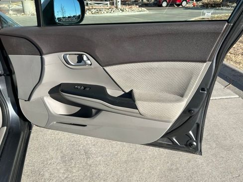 Used 2012 Honda Civic Hybrid Sedan image 24