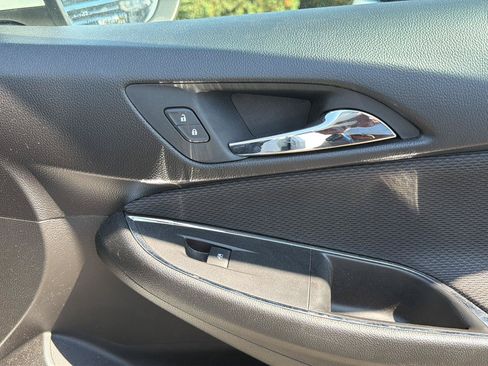 Used 2018 Chevrolet Cruze LS FWD image 21