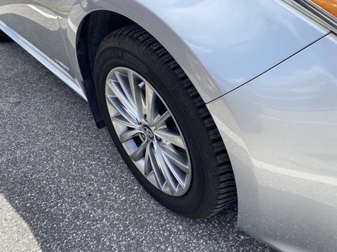 Used 2018 Toyota Avalon Limited FWD image 7