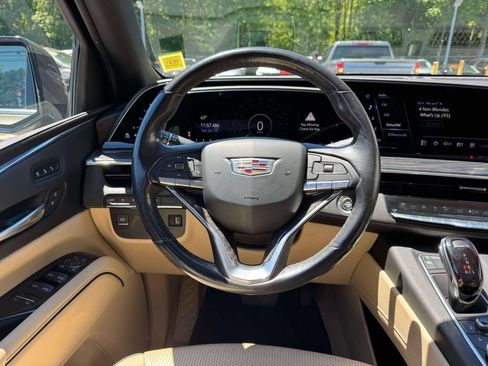 Used 2021 Cadillac Escalade Premium Luxury AWD/4WD image 23