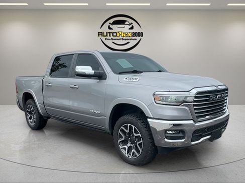 Used 2025 RAM 1500 Laramie AWD/4WD image 1