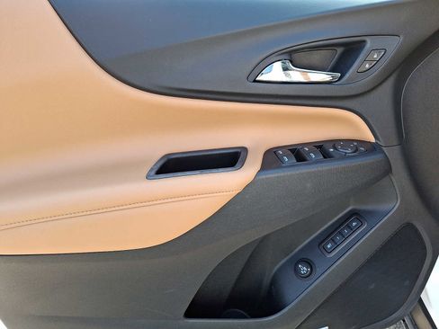 Used 2020 Chevrolet Equinox Premier image 9