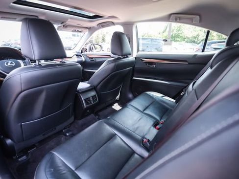 Used 2015 Lexus ES 350 w/ Luxury Package FWD image 36