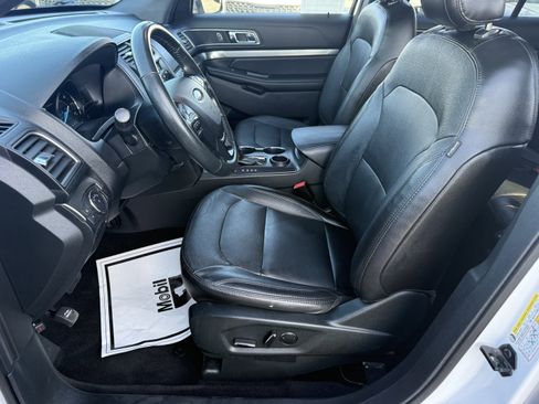 Used 2018 Ford Explorer XLT w/ Equipment Group 202A image 14