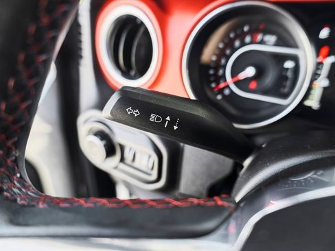 Used 2019 Jeep Wrangler Unlimited Rubicon AWD/4WD image 25