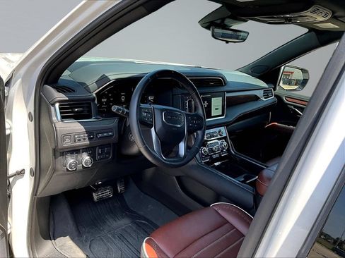 Used 2024 GMC Yukon Denali Ultimate AWD/4WD image 19