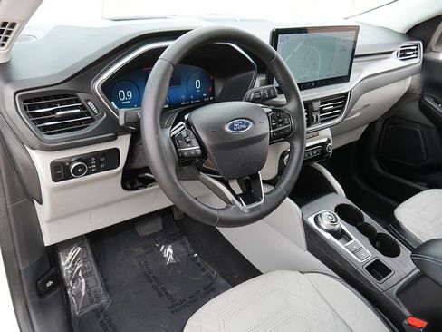 Used 2023 Ford Escape Platinum w/ Premium Technology Package AWD/4WD image 12