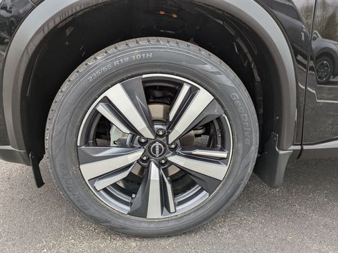 Certified 2022 Nissan Rogue Platinum w/ Head-Up Display Package image 24