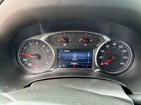 Used 2024 GMC Terrain SLE image 23