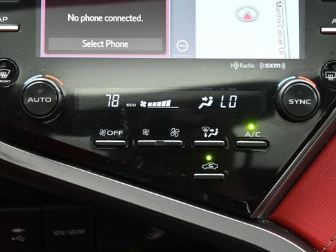 Used 2019 Toyota Camry XSE w/ Navigation Package FWD image 19