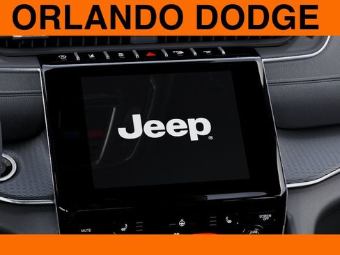New 2025 Jeep Grand Cherokee L Altitude RWD image 18
