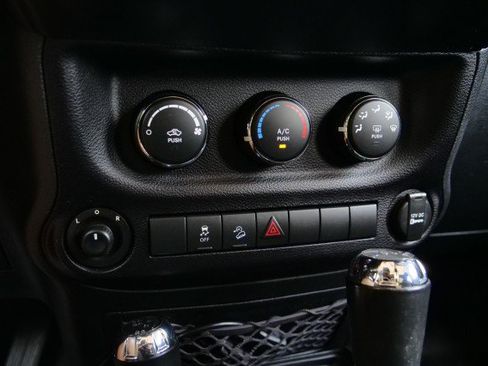 Used 2016 Jeep Wrangler Unlimited Sport w/ Quick Order Package 24S AWD/4WD image 20