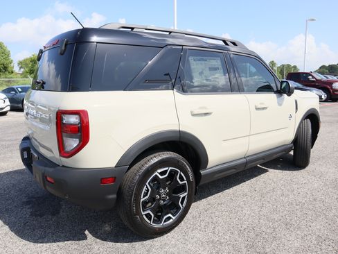 New 2025 Ford Bronco Sport Outer Banks w/ Outer Banks Tech Package+ image 2