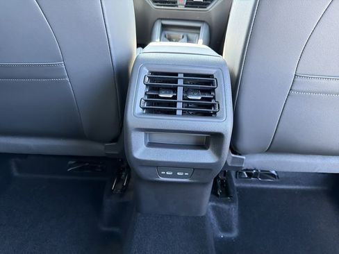 New 2026 Volkswagen Tiguan SE R-Line FWD image 23