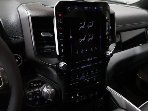 New 2026 RAM 1500 Laramie AWD/4WD image 19