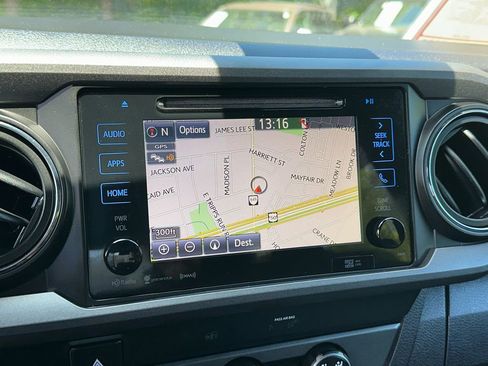 Used 2019 Toyota Tacoma TRD Off-Road AWD/4WD image 25