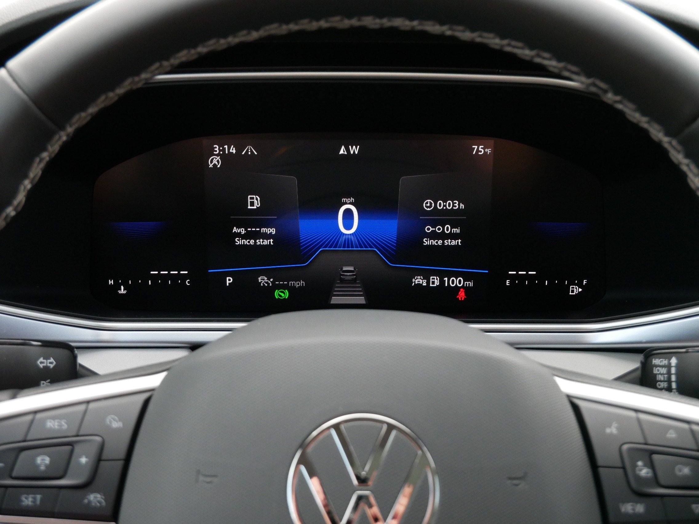 Certified 2025 Volkswagen Taos SE w/ Panoramic Sunroof Package AWD/4WD image 21