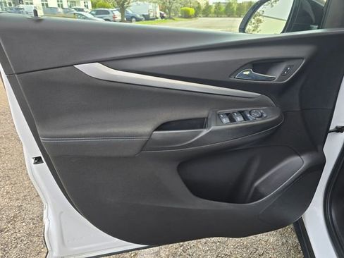Used 2023 Chevrolet Bolt EUV LT w/ Redline Edition image 11
