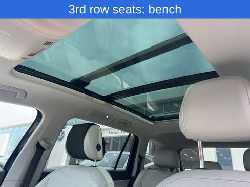Used 2023 Volkswagen Tiguan SE w/ Panoramic Sunroof Package FWD image 12
