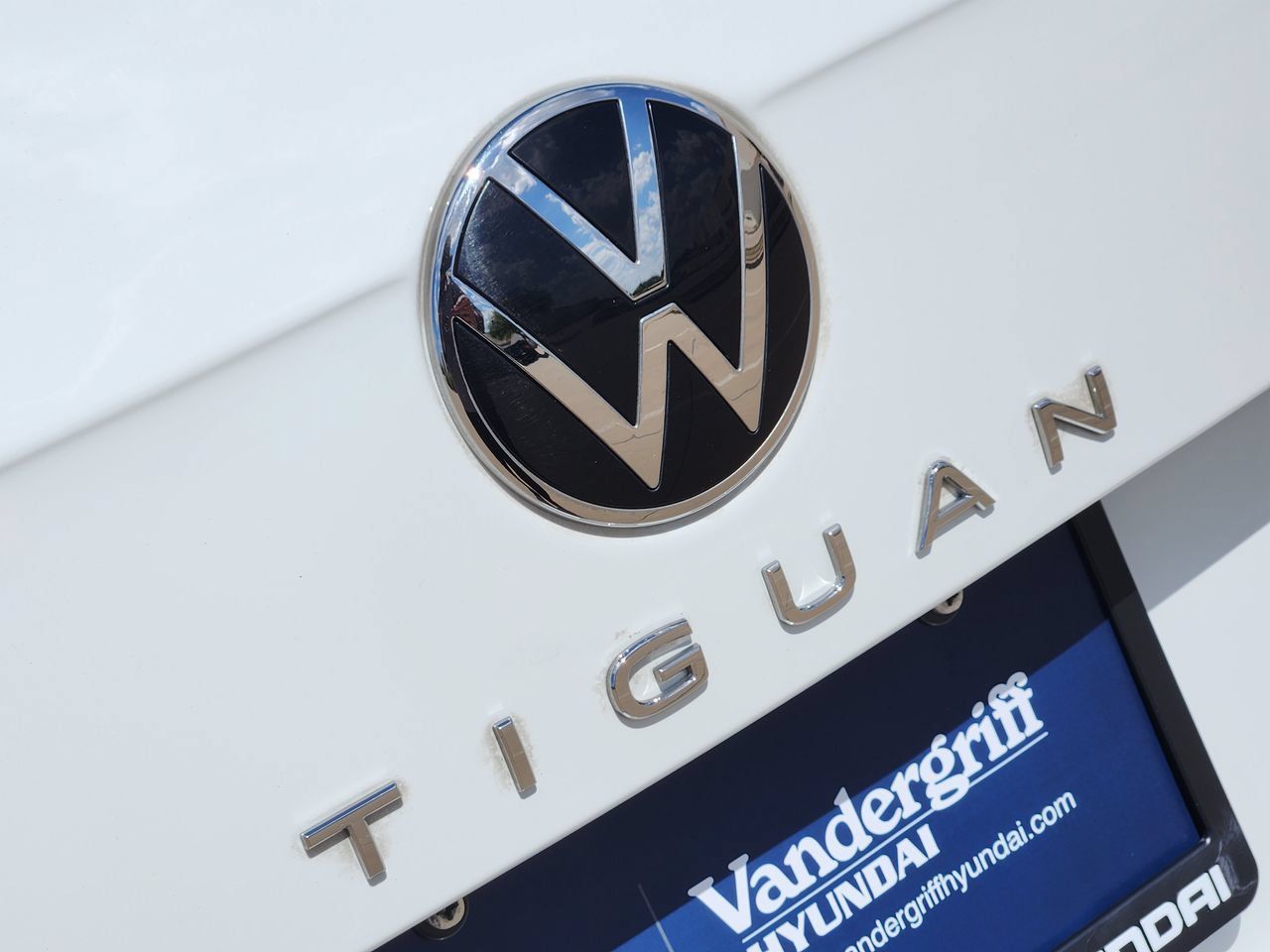 Used 2024 Volkswagen Tiguan SE FWD image 7