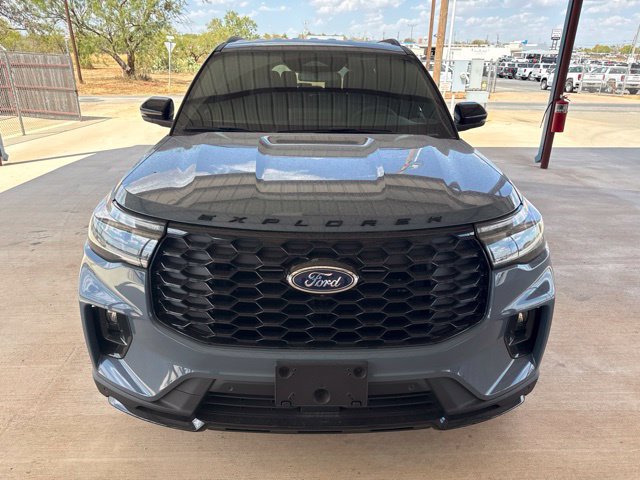 New 2026 Ford Explorer ST-Line w/ ST-Line Street Pack RWD image 2