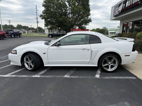 Used 2001 Ford Mustang GT RWD image 2