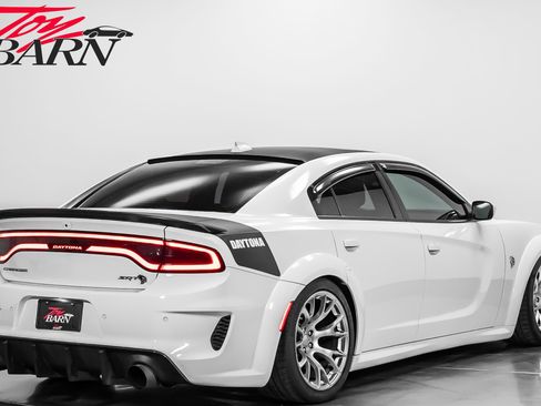 Used 2020 Dodge Charger SRT Hellcat w/ Harman/Kardon Audio Group image 5