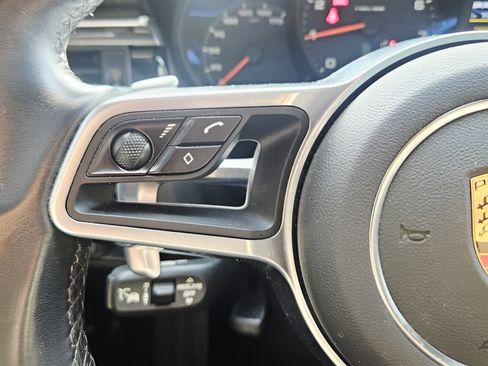 Used 2021 Porsche Macan AWD/4WD image 25