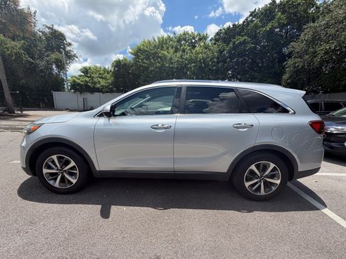 Used 2019 Kia Sorento EX w/ EX Touring Package FWD image 2