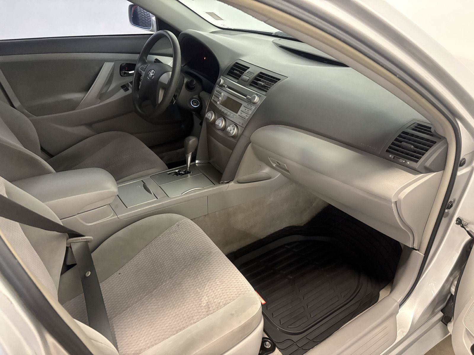 Used 2011 Toyota Camry LE FWD image 51
