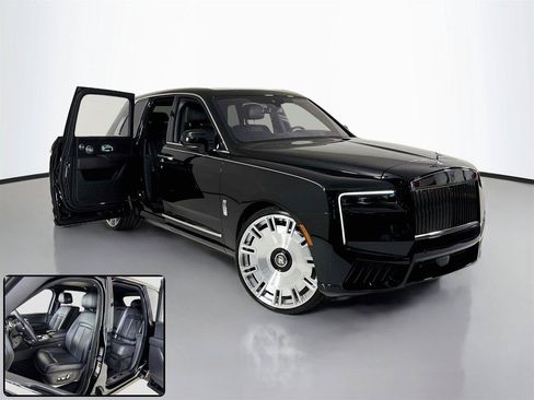 Used 2025 Rolls-Royce Cullinan AWD/4WD image 2