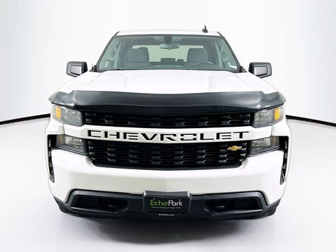 Used 2019 Chevrolet Silverado 1500 Custom w/ Custom Value Package AWD/4WD image 2
