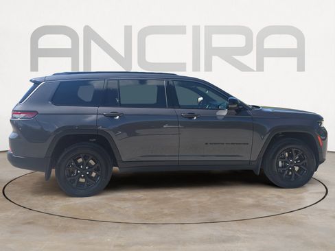 New 2026 Jeep Grand Cherokee L 2WD image 11