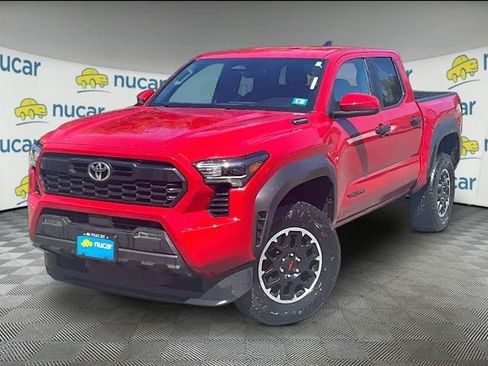 Used 2025 Toyota Tacoma TRD Off-Road AWD/4WD image 12