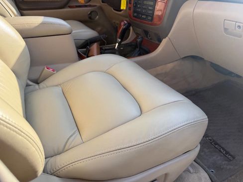 Used 2001 Lexus LX 470 4WD image 50