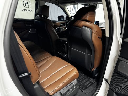 Certified 2025 Acura MDX FWD w/ Technology Package image 13