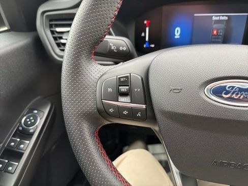 Used 2025 Ford Escape ST-Line image 32
