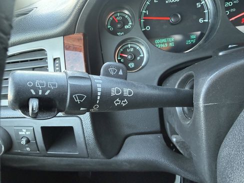 Used 2013 Chevrolet Suburban LT w/ Luxury Package image 29