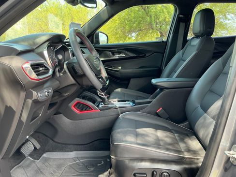 Used 2021 Chevrolet TrailBlazer RS w/ Sun and Liftgate Package FWD image 14